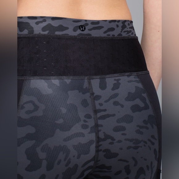 Lululemon Just Breathe Pant Animal Swirl Deep Coal Light/ Black SEE MEASUREMENTS - Picture 5 of 13